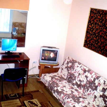 1 Ком Квартира 1 Этаж 3 Дивана, Wi-Fi, Центр Города, Садовая-Чкалова "Сильпо" И "Атб" Отдельный Дом 2 Этажа Mykolaiv Exterior photo